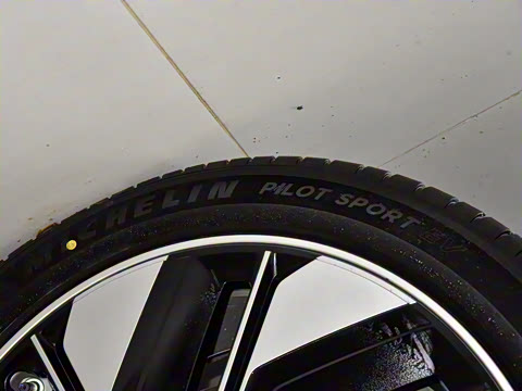 2025�� 636Max���Ȱ� 5��