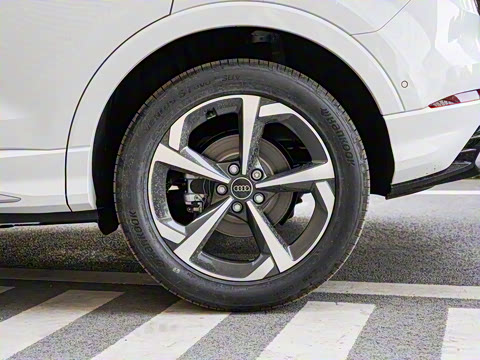 2025�� quattro 45�����ذ� 35TFSI ʱ�ж�����