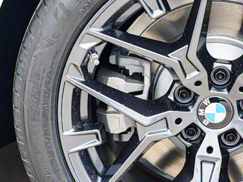 2025�� 330Li M�˶���ҹ��װ