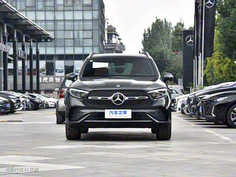 2024��  �Ŀ� GLC 260 L 4MATIC ������ 5��