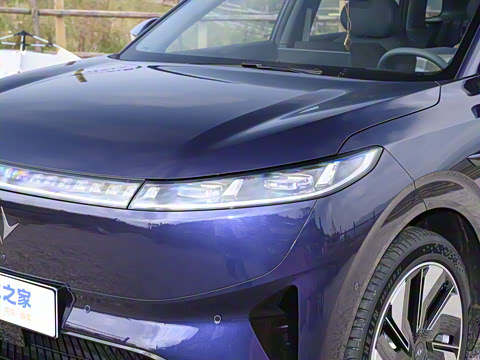 2025�� 210Ultra���̰� 5��