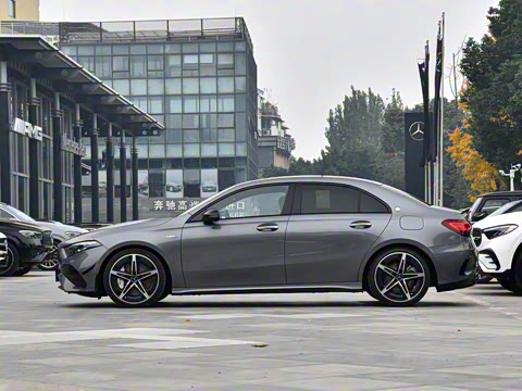 2025�� AMG A 35 L 4MATIC