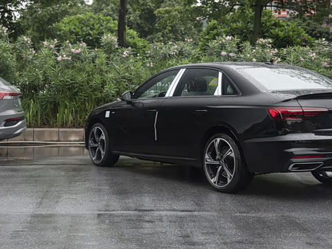 2025�� 200���������� 40 TFSI ���������� B&O ��ҹ��