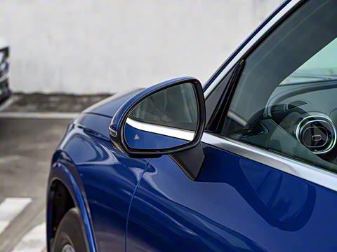 2025�� GLC 300 L 4MATIC ������ 7��