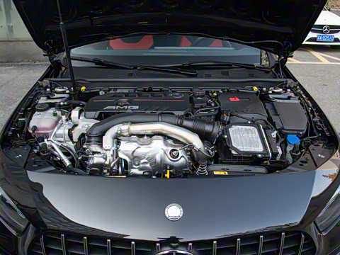 2025�� AMG A 35 4MATIC