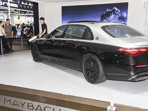 2025�� �Ŀ� S 680 4MATIC ��ҹ��