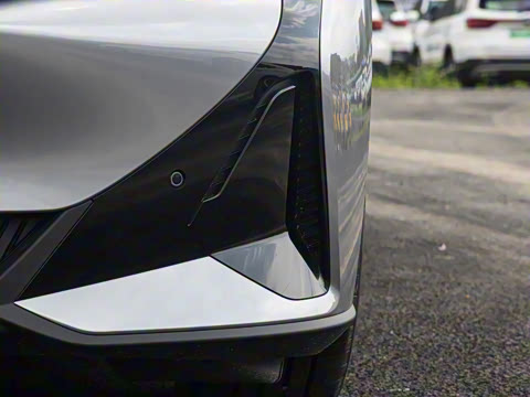 2025�� 560PRO 185kW