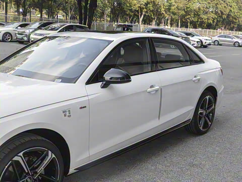 2025�� 200���������� 40 TFSI ����������