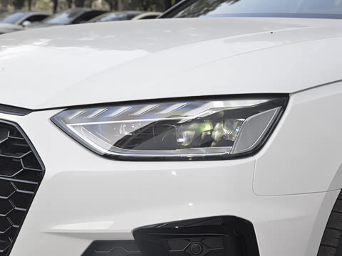 2025�� 200���������� 40 TFSI ����������