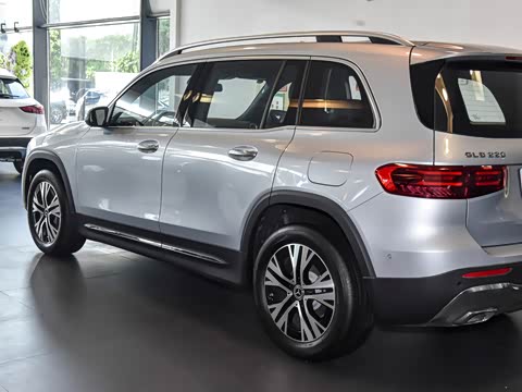 2025�� GLB 220 ������