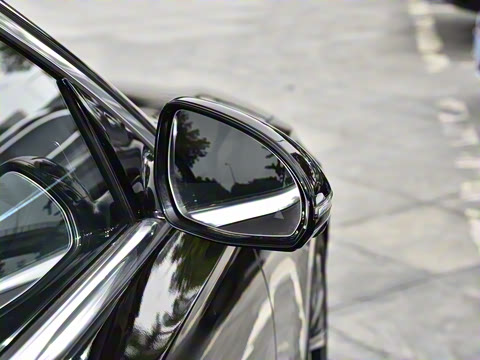 2024�� �Ŀ� E 300 L ������