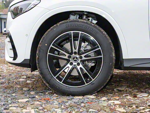 2025�� GLC 260 L 4MATIC ������