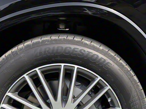 2025�� GLC 300 L 4MATIC ������ 5��