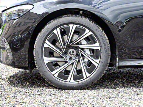 2025�� E 300 L ������