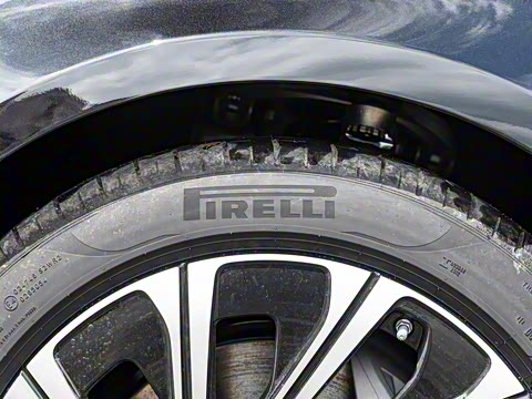 2025�� E 300 L ������