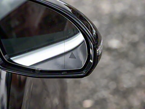 2025�� E 300 L ������