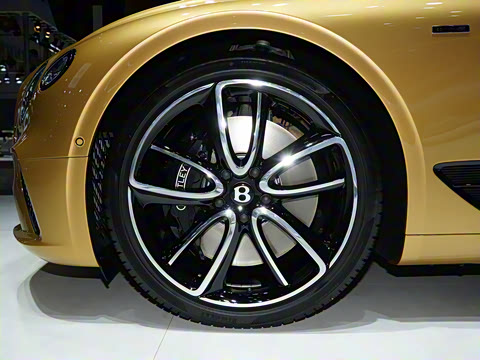 2024�� GT V8 Edition 8