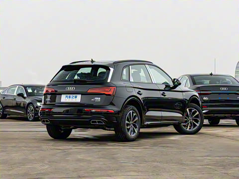 2025�� 40 TFSI ����������