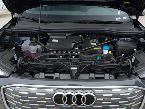 2024�� 40 e-tron ������