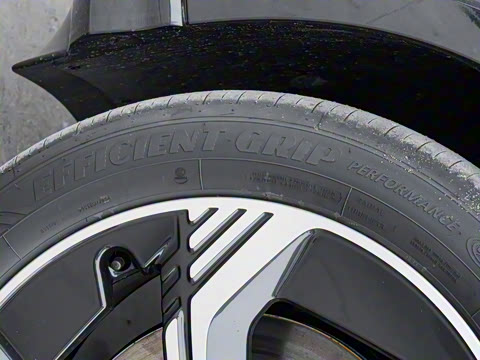 2024�� 40 e-tron ������