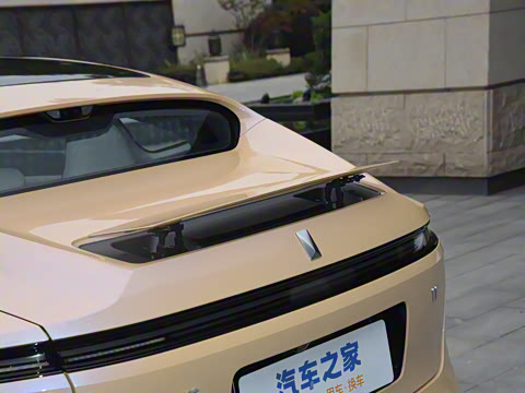 2025�� Ultra ���̰�