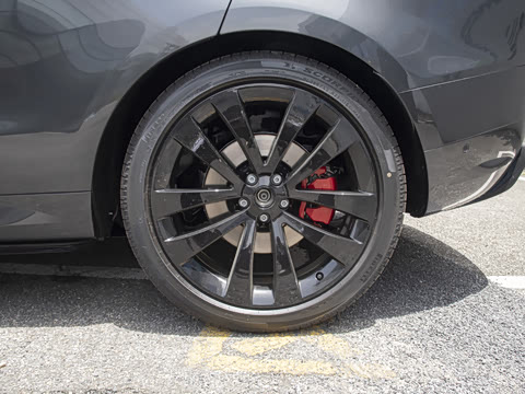 2025�� 400PS Dynamic HSE