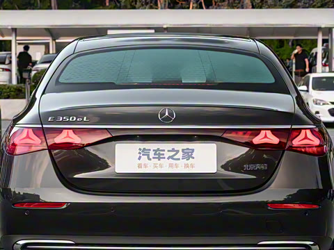 2024�� E 350 e L ���ʽ��϶����γ�