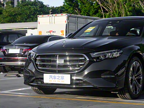 2024�� E 350 e L ���ʽ��϶����γ�