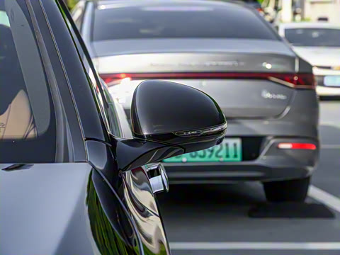 2024�� E 350 e L ���ʽ��϶����γ�