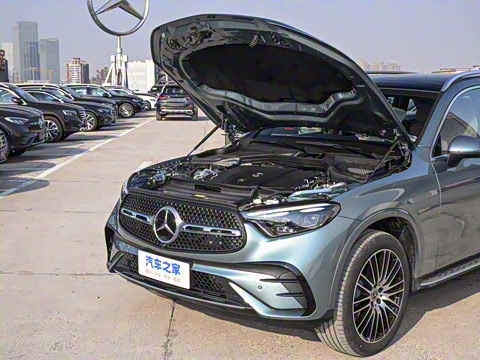 2025�� GLC 300 L 4MATIC ������ 5��