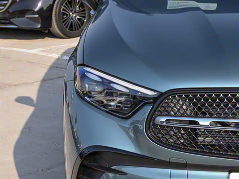 2025�� GLC 300 L 4MATIC ������ 5��