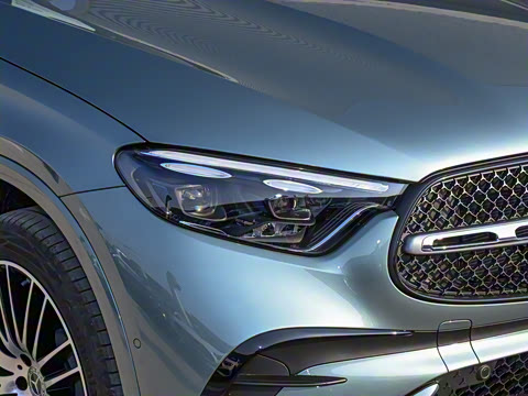 2025�� GLC 300 L 4MATIC ������ 5��