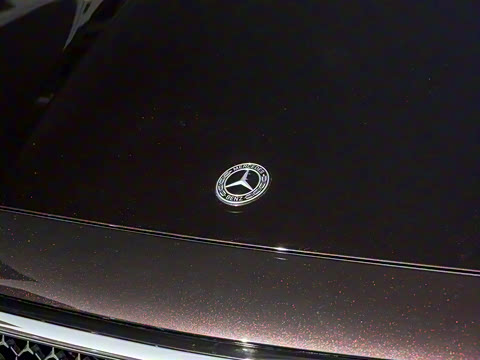 2025�� E 260 L �˶���