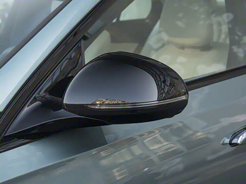 2025�� E 300 ʱ�����˶���