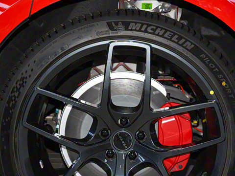 2025�� 703km Ultra�˶���