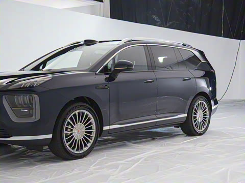 2025�� 700 Ultra�������������״��