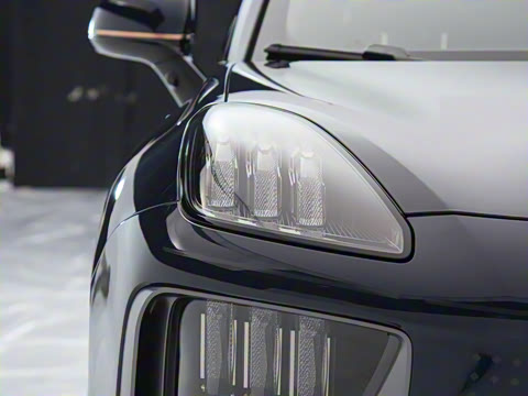 2025�� 700 Ultra�������������״��