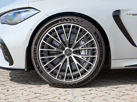 2024�� AMG CLE 53 4MATIC+ ���ܳ�