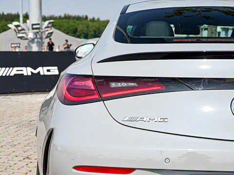 2024�� AMG CLE 53 4MATIC+ ���ܳ�