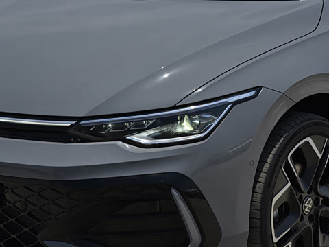 2025�� �Ŀ� 300TSI R-Line