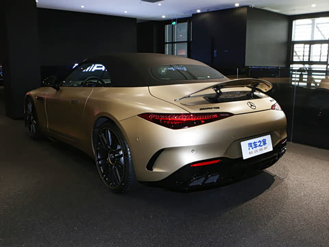 2026�� AMG SL 63 Golden Coast