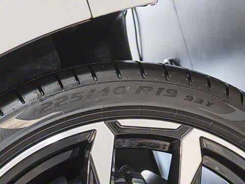 2025�� 225i M�˶���ҹ��װ