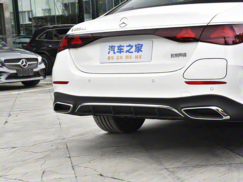 2024�� E 350 e L ���ʽ��϶����˶��γ�