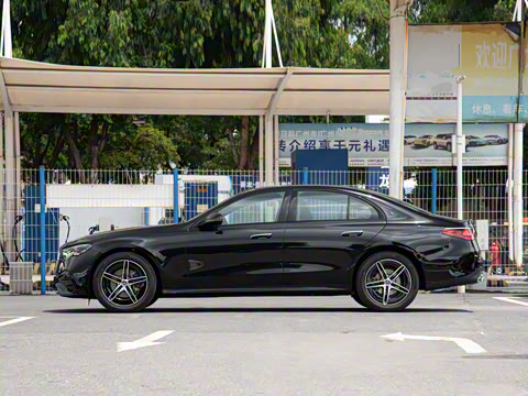 2025�� �Ŀ� E 260 �˶���