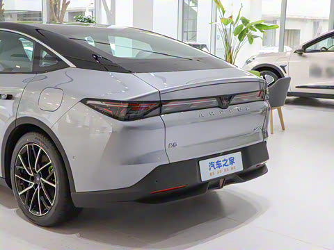 2025�� 560MAX 185kW