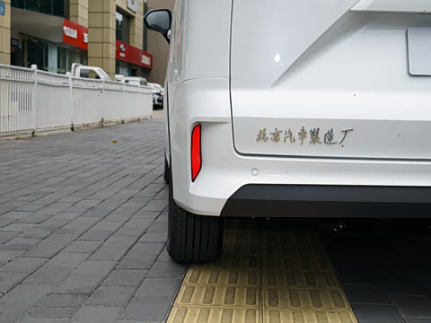 2025�� 2.0L CNG�߼�Ӫ�˰� 9��