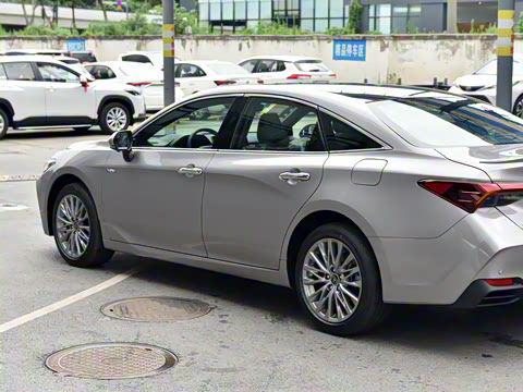 2024�� ˫�� 2.5L XLE����