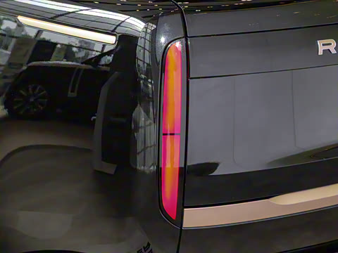 2024�� 4.4 V8 SV���ٴ����ӳ��� 4��