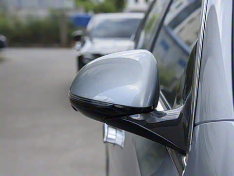 2024�� �Ŀ� E 300 L ������