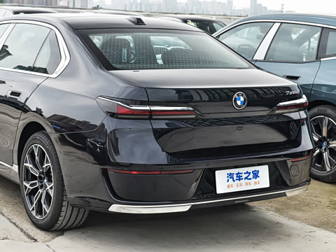 2023�� 735Li ������װ
